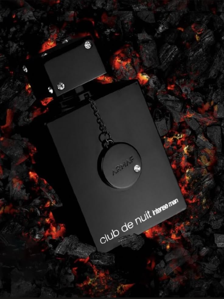 Club de Nuit Intense Men perfume bottle close-up – sleek black glass